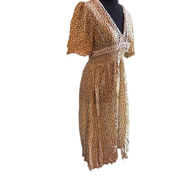 Elan Dress Women's Size S Yellow White Floral Plunge Neck Short Sleeve Smocking - Picture 5 of 12